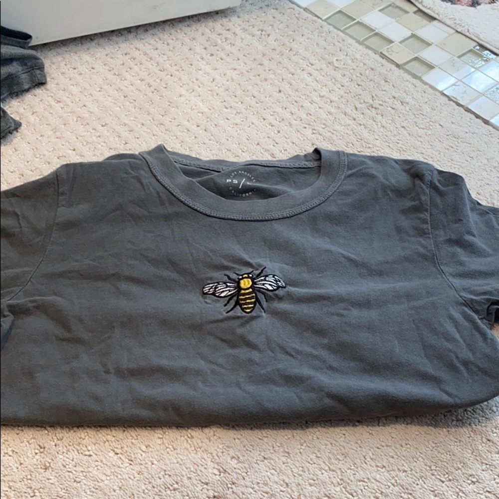 Pacsun bee shirt